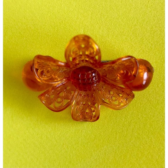 Delicate Vintage Celluloid 1940s Flower Brooch - Picture 4 of 5